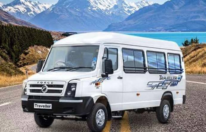 Tempo Traveller 17 Seater Gallery