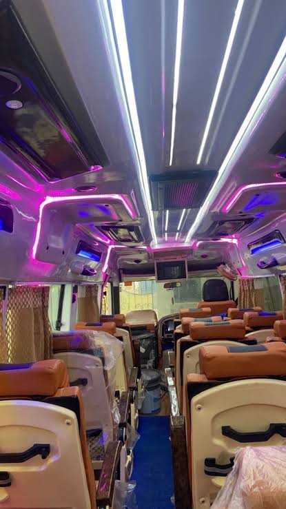 Tempo Traveller 17 Seater Gallery