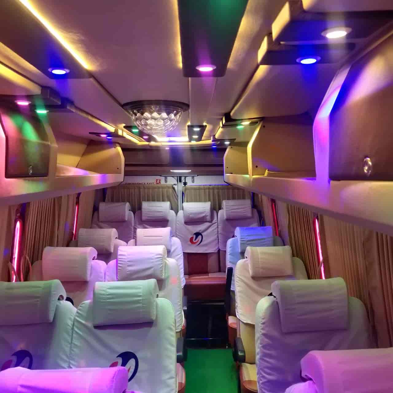 Tempo Traveller 17 Seater Gallery
