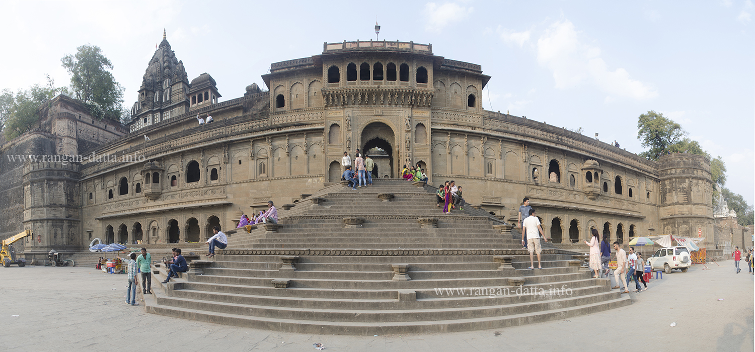 Indore to Maheshwar Fort Tour Package